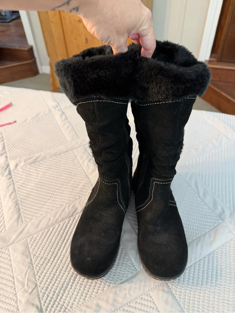 BareTraps Black Faux Fur Lined Winter Boots Sz 6